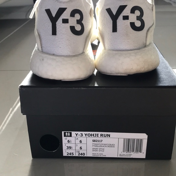 Auth. Y-3 3 stripe sneakers excellent condition - Picture 5 of 6